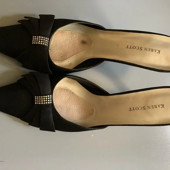 Karen Scott Black Satin Pointed Mule with Rhinestone Bow Accent - Picture 3 of 10